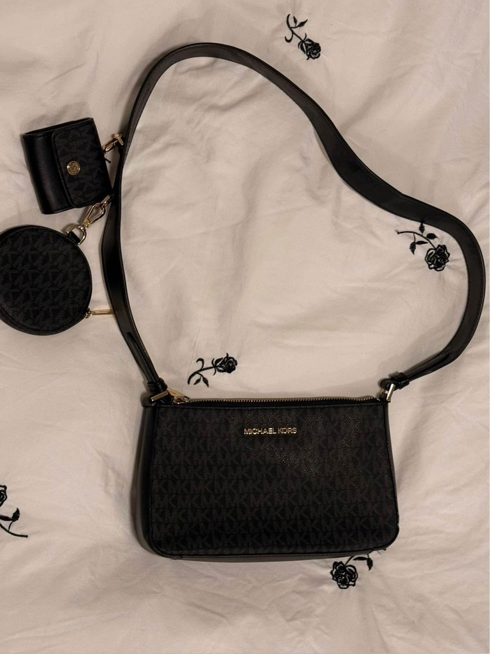 Michael Kors - Jet Set Travel Shoulder Bag with Pouches